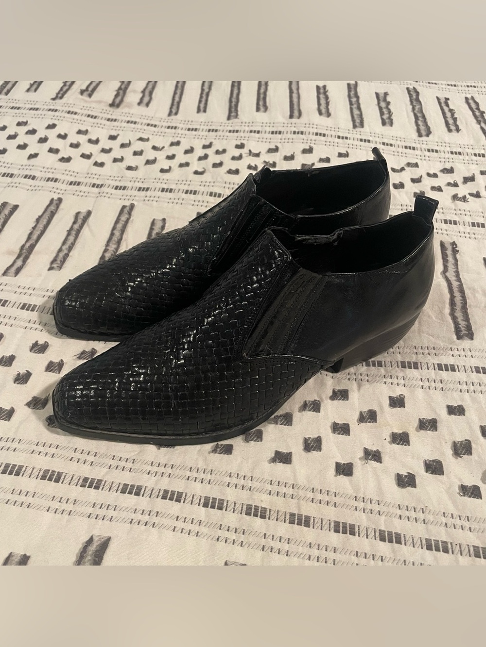Vintage 90s Chilis Black Woven Basketweave Pointed Ankle Booties – Women's 9.5